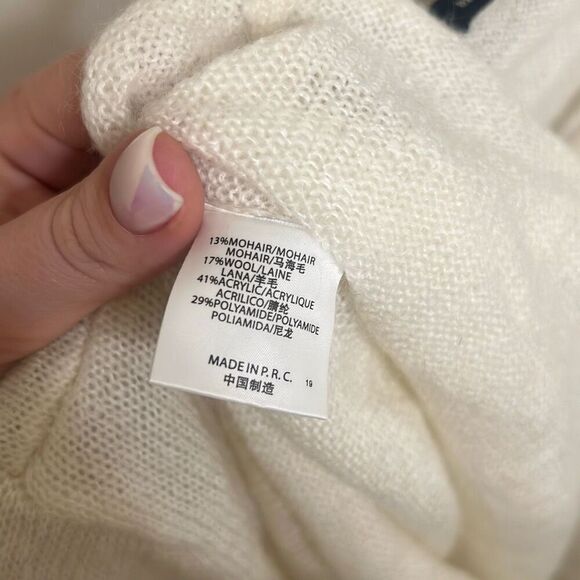 ✨Brandy Melville ANDI MOHAIR V-NECK SWEATER✨ - Picture 7 of 7